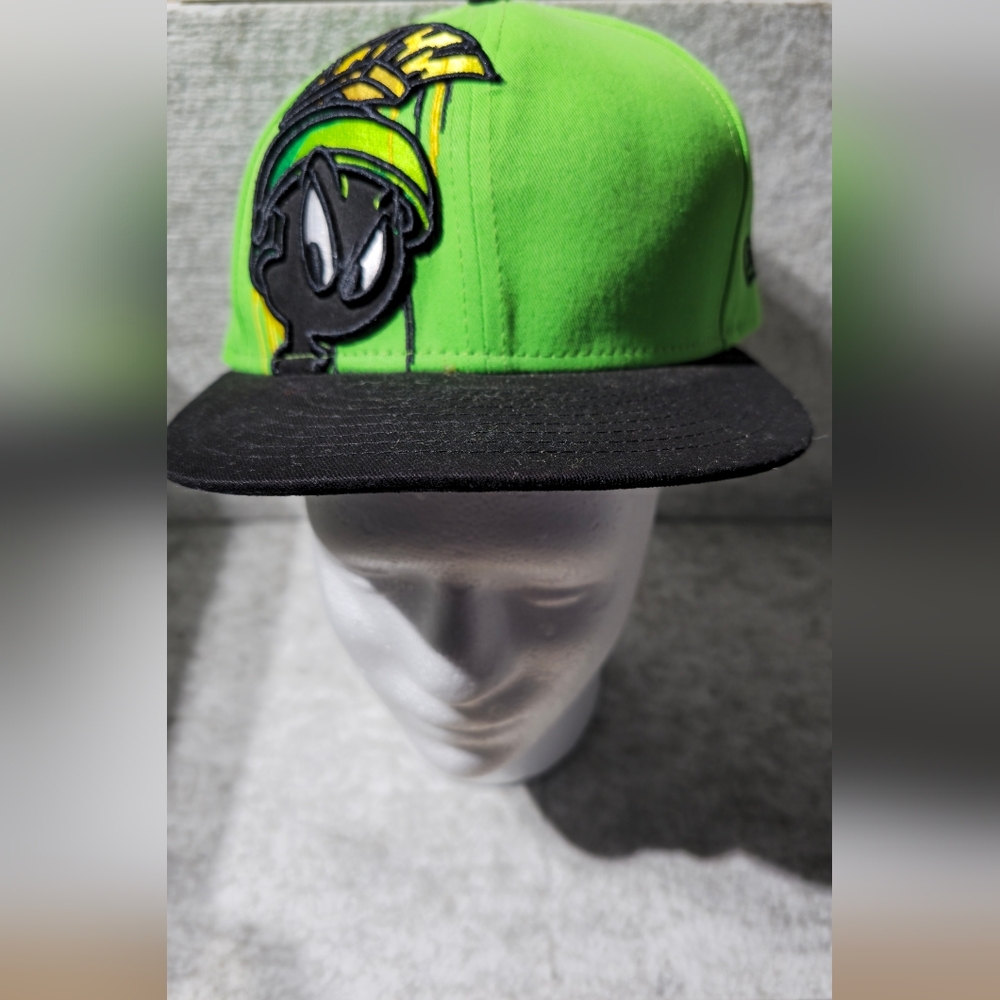 New Era 9FIFTY Marvin the Martian Snapback Hat Green Black AdjustableDescription